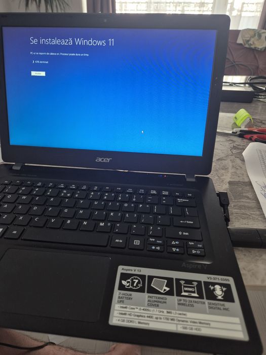 Urgent laptop Acer aspire i3 4gb