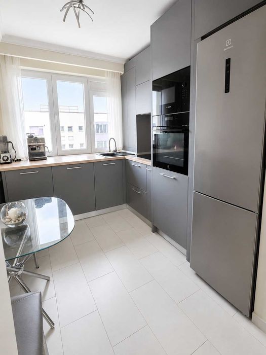 Direct proprietar,renovat complet,parc IOR,metrou Titan,Scoala Hamburg,ParkLake mall,Apartament 3 camere,2 balcoane închise,unul amenajat ca birou
