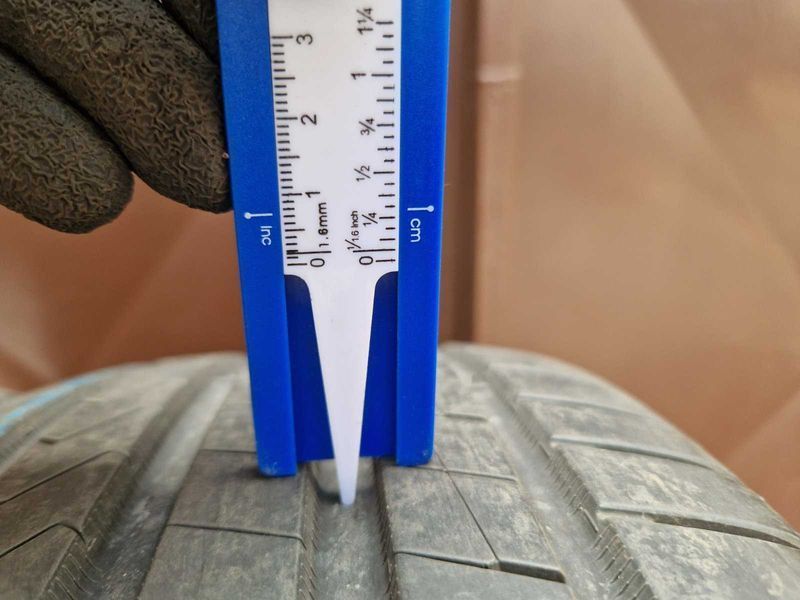 2 Hankook R17 215/55
летни гуми 
DOT1222