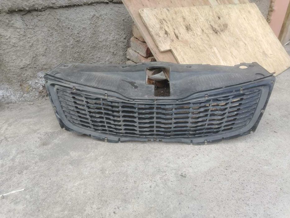 Решетка радиатора (без никеля) Kia Rio 3 (2011–2015), черная