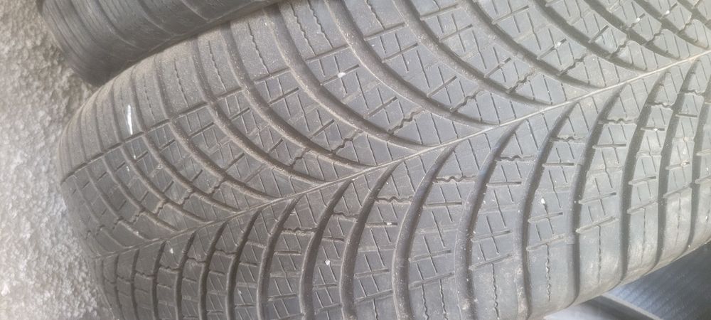 Гуми 235.55.19 зимни