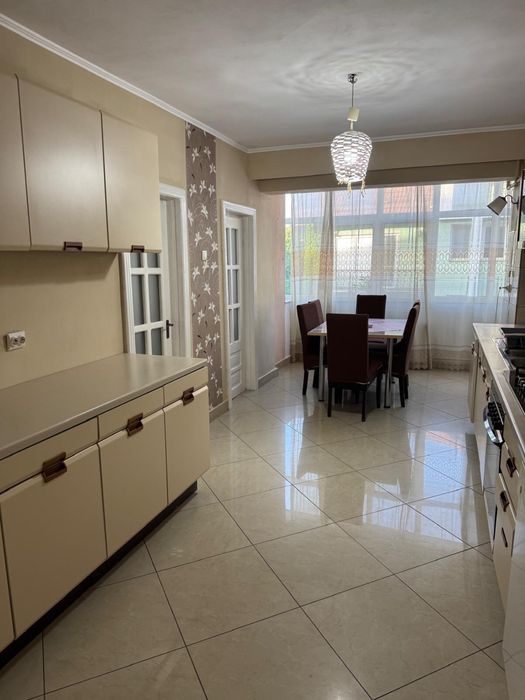Închiriez apartament 4 camere – 100 mp – Str. Ecaterina Teodoroiu nr. 9