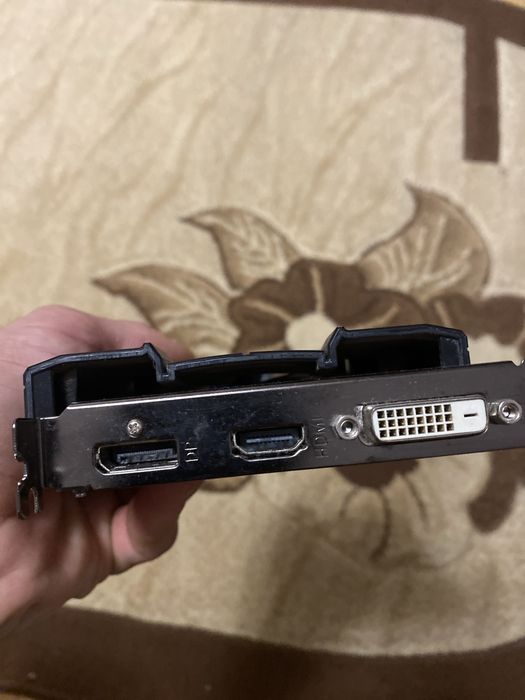 Vand placa video radeon pulse rx 550 4gb