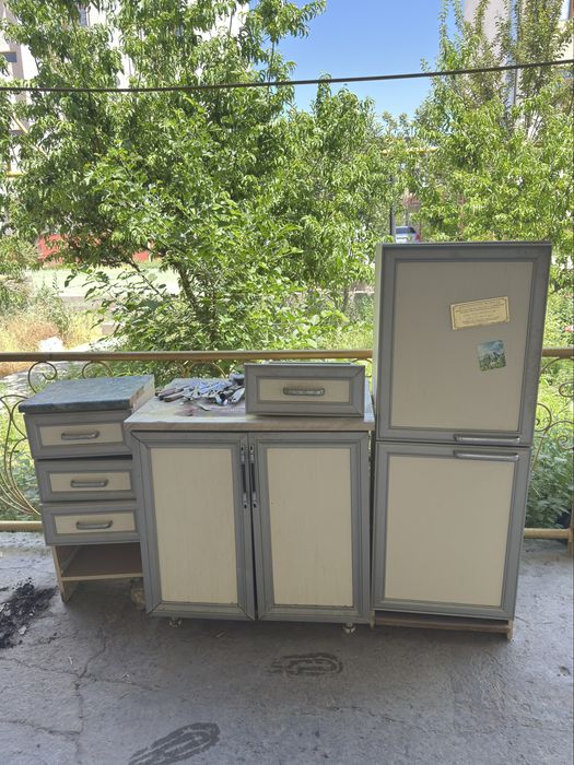 Кухонный мебель б/у хорошие состаяние