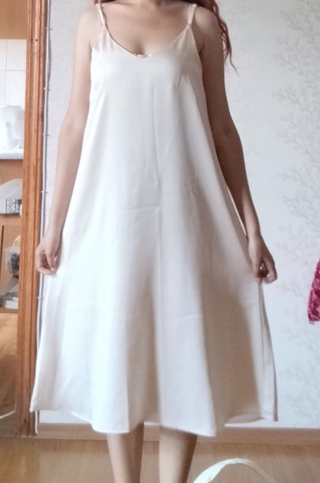 Продаю 2 женских платья