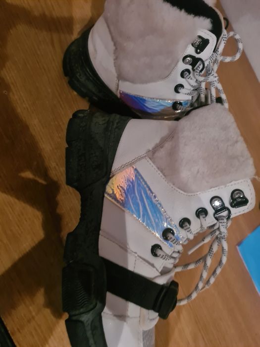 Bocanci dama  sau fete mar 37 la 60 lei Timișoara