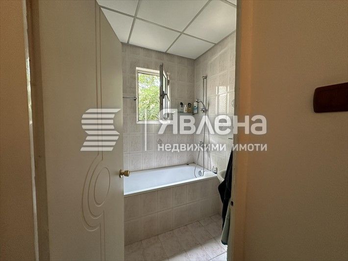 Продава се Двустаен апартамент в Пловдив, Изгрев - 64 кв.м за 1079 €/кв.м - Снимка #8