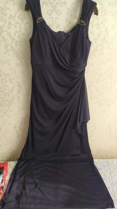 Женское вечернее платье