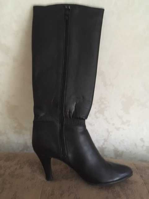 Продам сапоги осенние женские