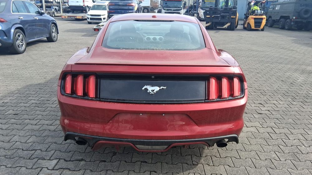 Vând ford mustang 2.3 pret 14950 euro