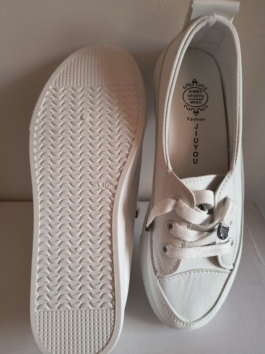 Дамски гуменки, бели