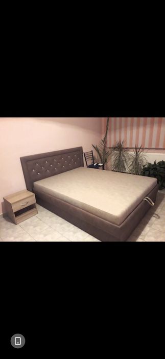 Мебели и камина на пилети македжнска