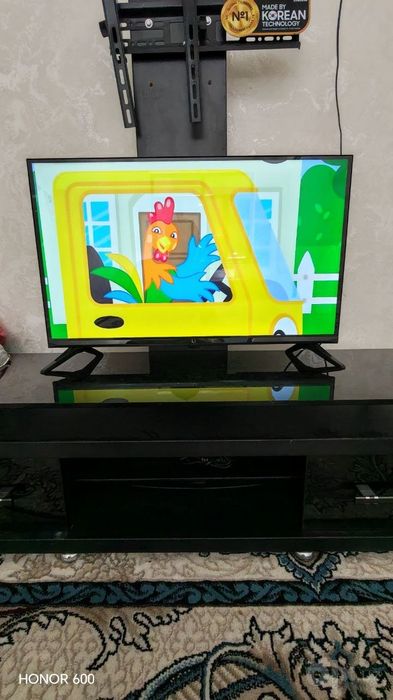 Телевизор Li 32 Smart tv безрамичный