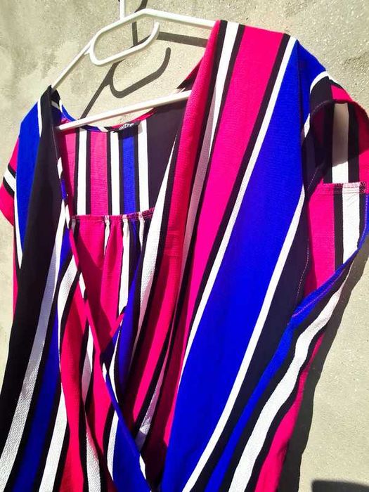 Top Oltre wrap cu dungi fucsia, albastru și negru, marimea M