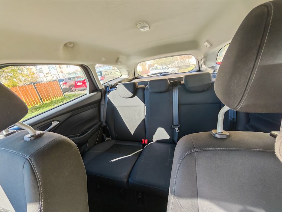 Schimb/Vând Ford Focus Turier cu autoutilitară