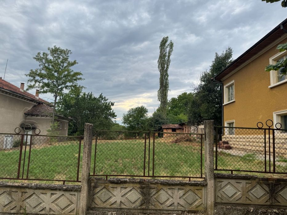 Продава се Къща в Враца, Дъбника - 130 кв.м за 118 €/кв.м - Снимка #2