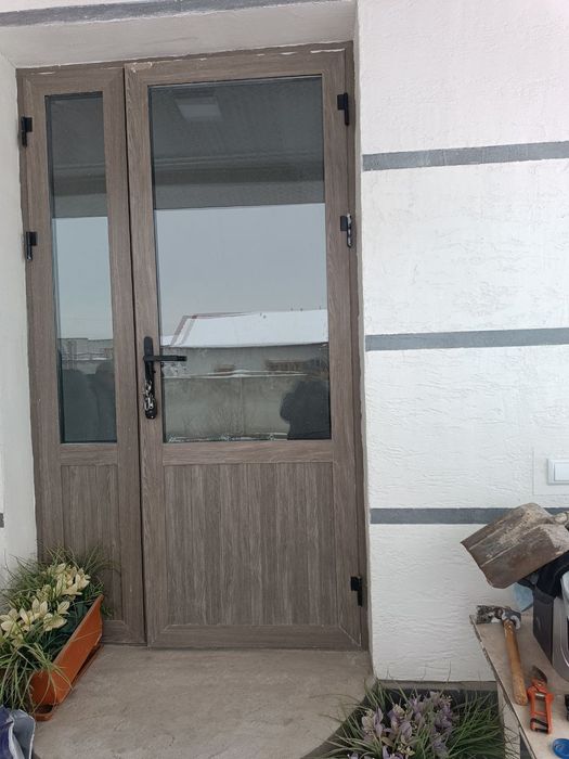 Hovli sotiladi tosh shaxrida tashmi postidan 12 km ichkarida