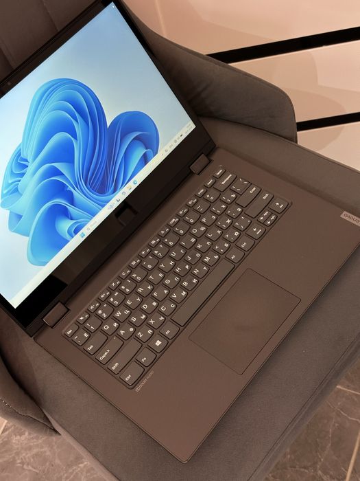 Шустрый ноутбук Lenova сенсорный