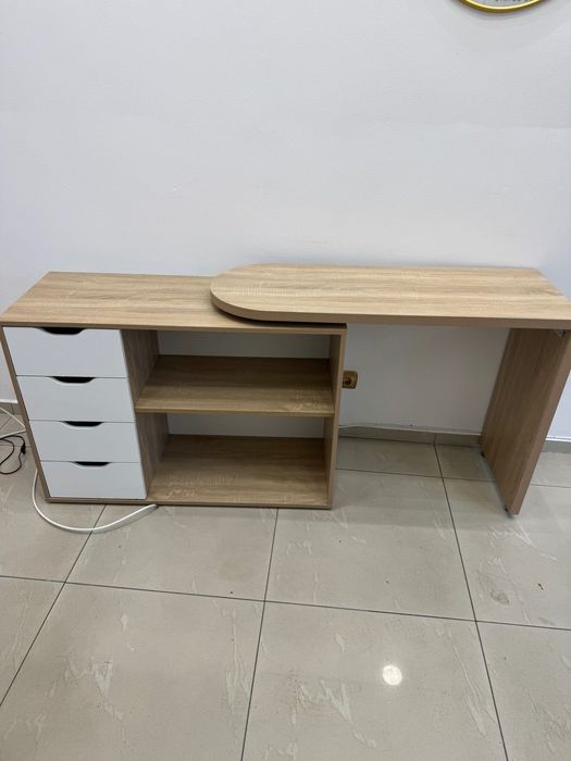 Чисто ново сглобено бюро