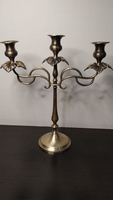 Много красив свещник за 3 свещи. Месинг.