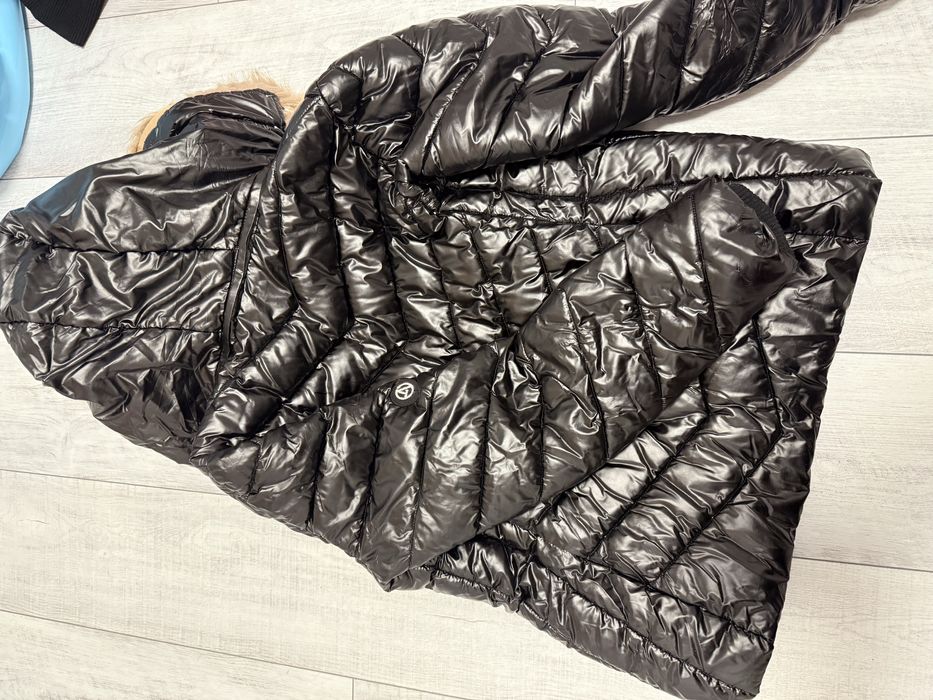 Черно зимно яке и сребриста  грейка
