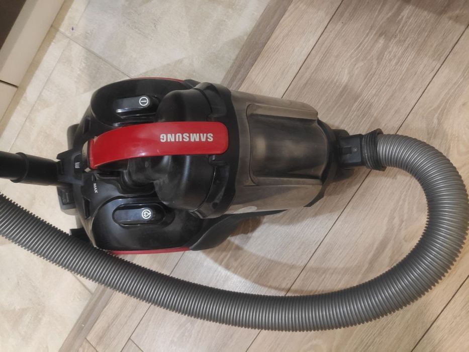 Пылесос марки Samsung (Самсунг) и Philips (Филипс)