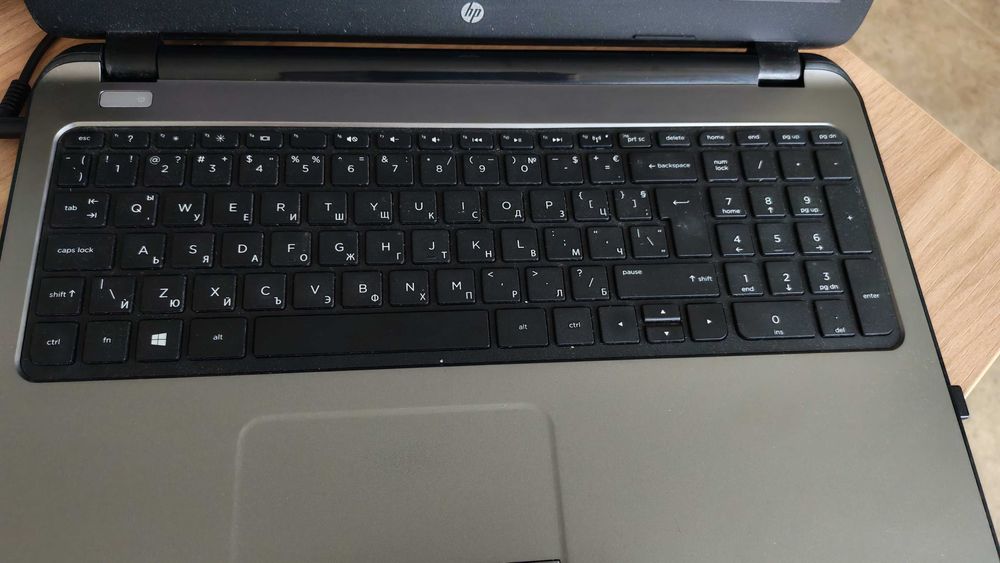 Продавам лаптоп HP 250 G3 15,6"
