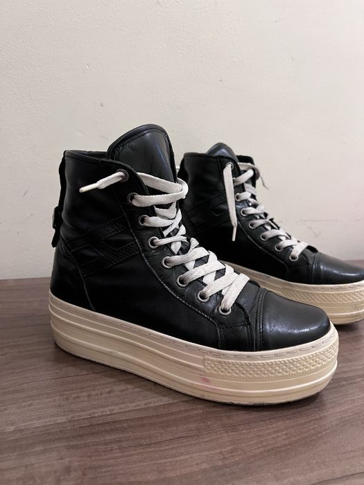 Дамски обувки Guess