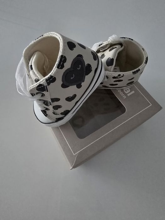 Бебешки дрехи и обувки