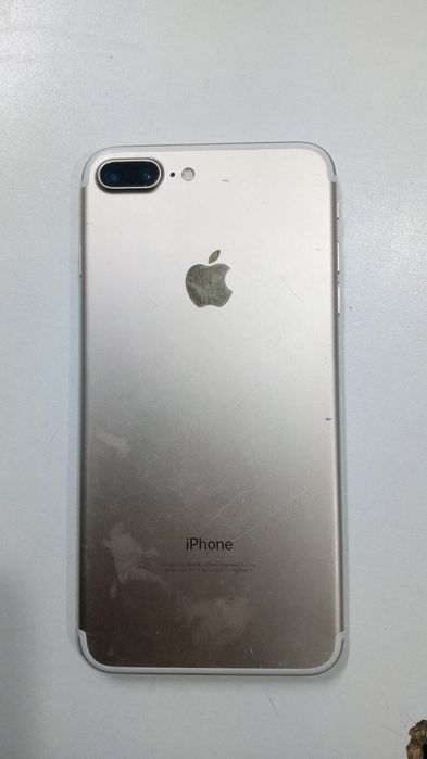 IPhone 7 Plus продам на запчасти