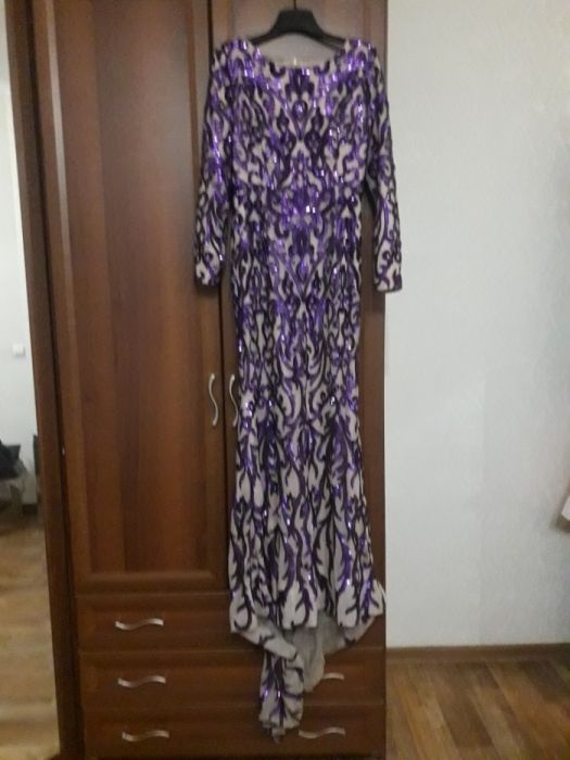 Красивое платье со шлейфом