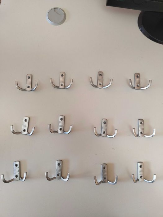 продавам закачалки за дрехи