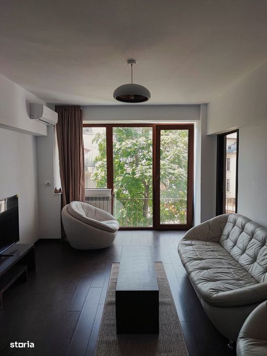Apartament 3 camere Piața Romană / Amzei. Vedere Piațeta Arthur Verona