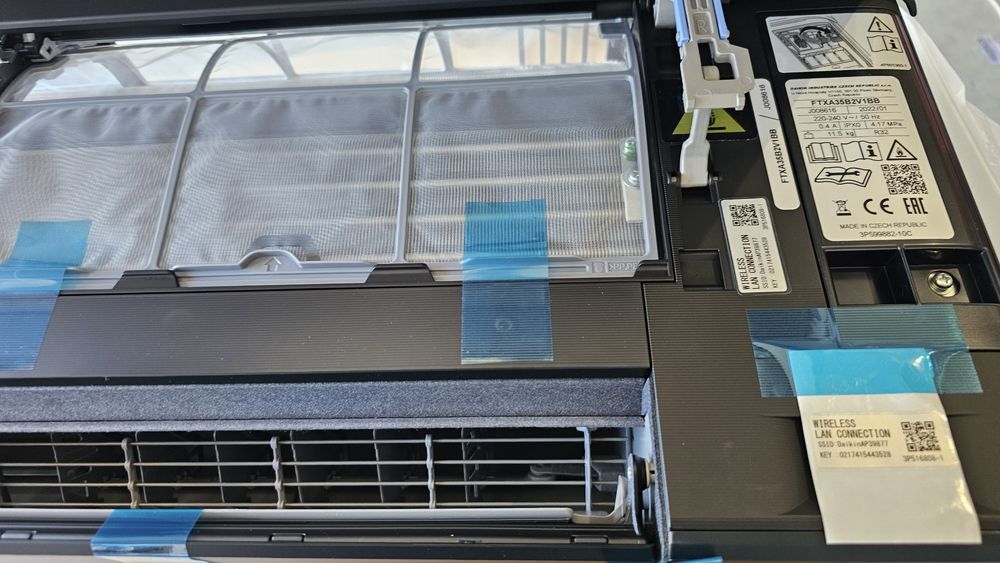 Инверторен климатик Daikin Stylish FTXA35 + RXM35A 12ка А+++ черен дизайнерски