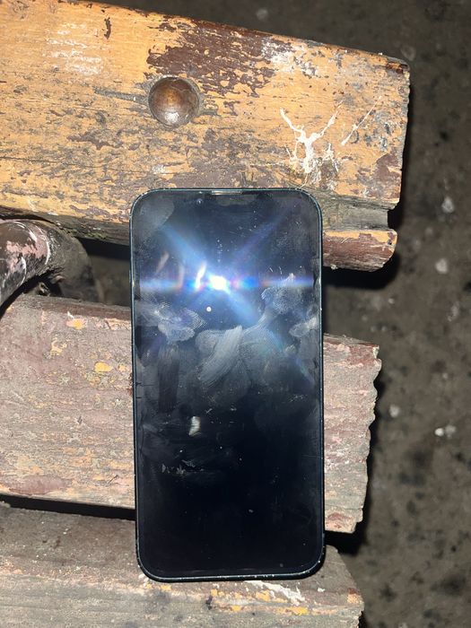 Telefon IPhone 13