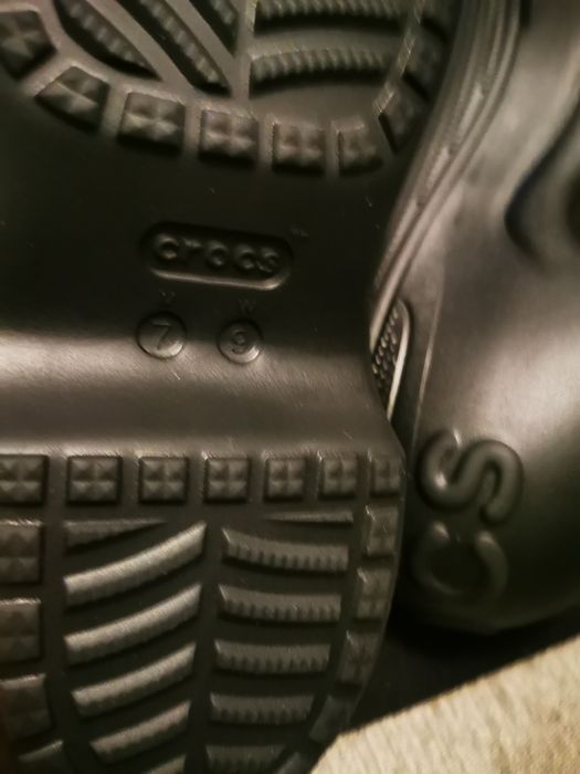 Чисто нови CROCS с етикет