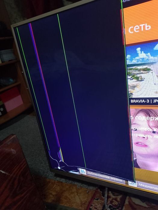 Телевизор оригинал на запчасти.