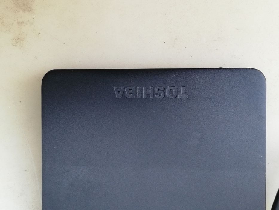 Hard extern 1 TB nou. Este testat.