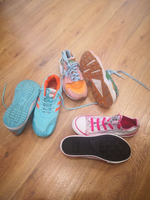 Дамски обувки еспадрили, и маратонки платформи.