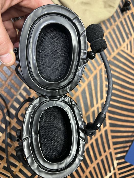 Casti tactice 3M Peltor Comtac III