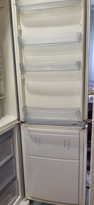 Холодильник Indesit