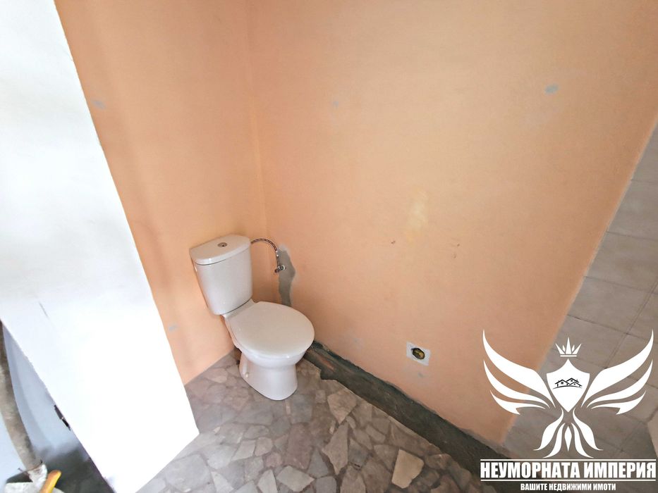 Дава се под наем Магазин в Асеновград - 376 кв.м за 300.9 € - Снимка #2