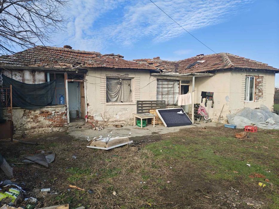 Продавам къща в село.Капитан Андреево