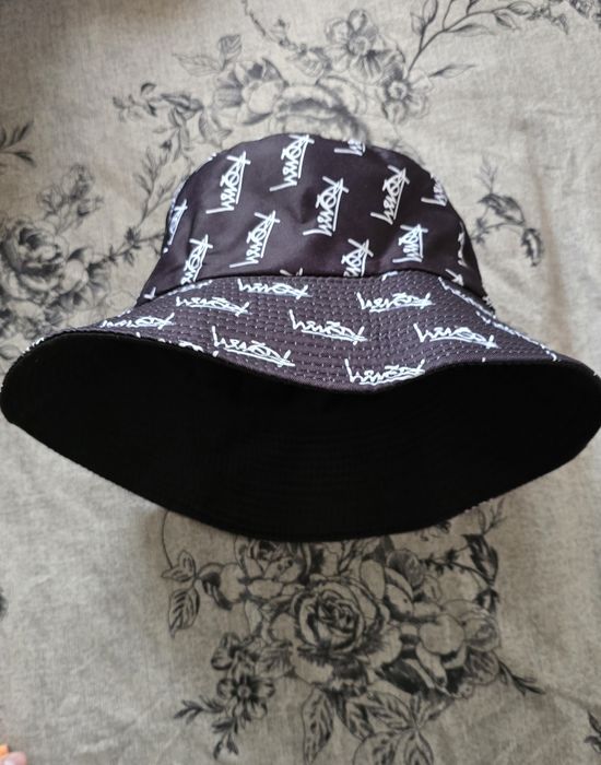 Palarii cu 2 fete, 50 lei bucata