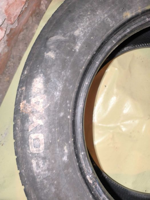 Летни автомобилни гуми- 2 Pirelli, 2 Uniroyal