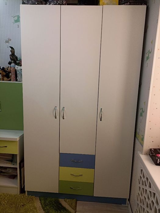 Детская мебель/ кровать/ шкаф/ письменный стол