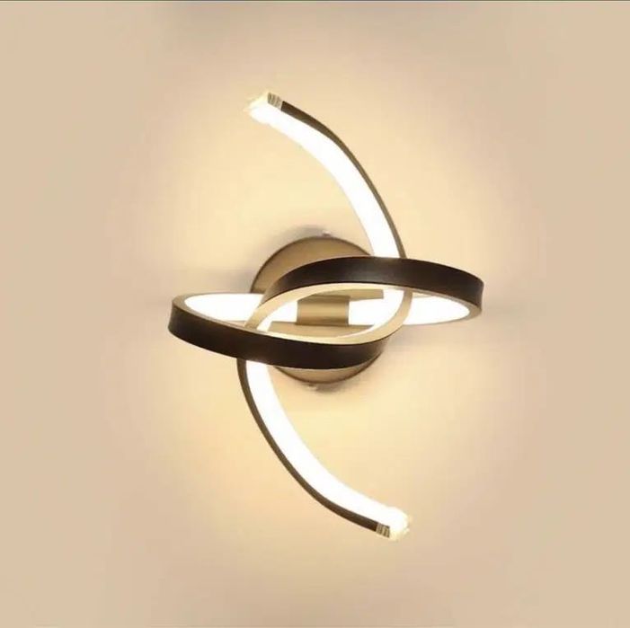 модерна LED таванна лампа с уникален дизайн