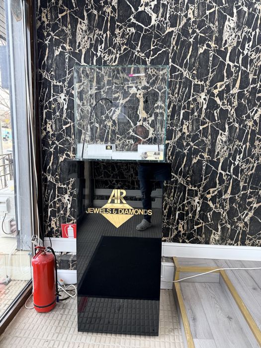 vitrina pentru bijuterii