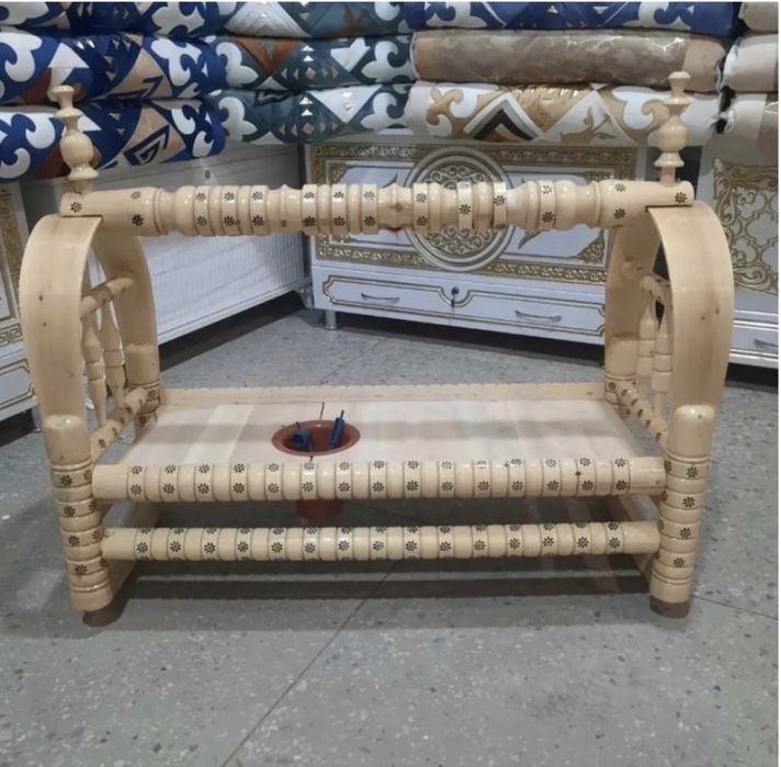 Бесик срочно продам