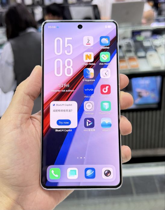 Iqoo 12 white 12/256 gb